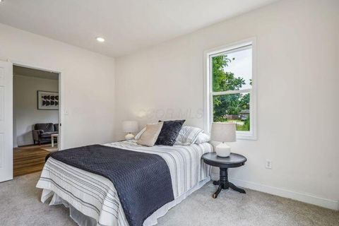Tiny photo for 3216 E 5th Avenue, Columbus, OH 43219 (MLS # 225039593)