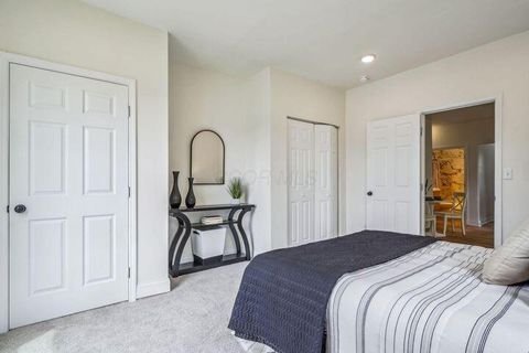 Tiny photo for 3216 E 5th Avenue, Columbus, OH 43219 (MLS # 225039593)