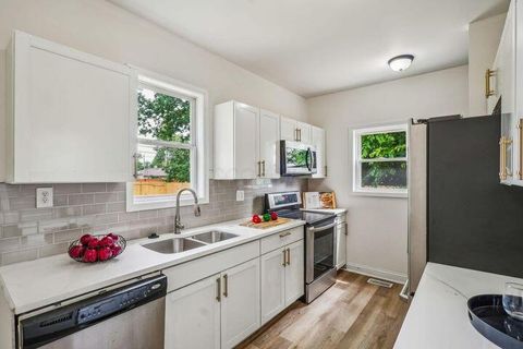 Tiny photo for 3216 E 5th Avenue, Columbus, OH 43219 (MLS # 225039593)