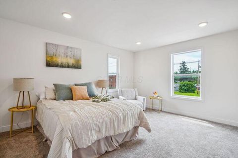 Tiny photo for 3216 E 5th Avenue, Columbus, OH 43219 (MLS # 225039593)