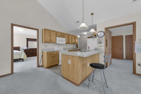 Tiny photo for 6813 Ridge Rock Drive 14 #14, New Albany, OH 43054 (MLS # 225037943)
