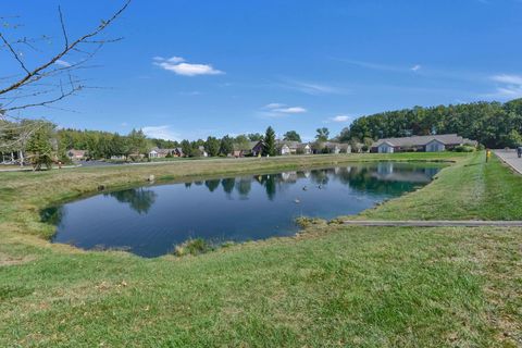 Tiny photo for 6813 Ridge Rock Drive 14 #14, New Albany, OH 43054 (MLS # 225037943)