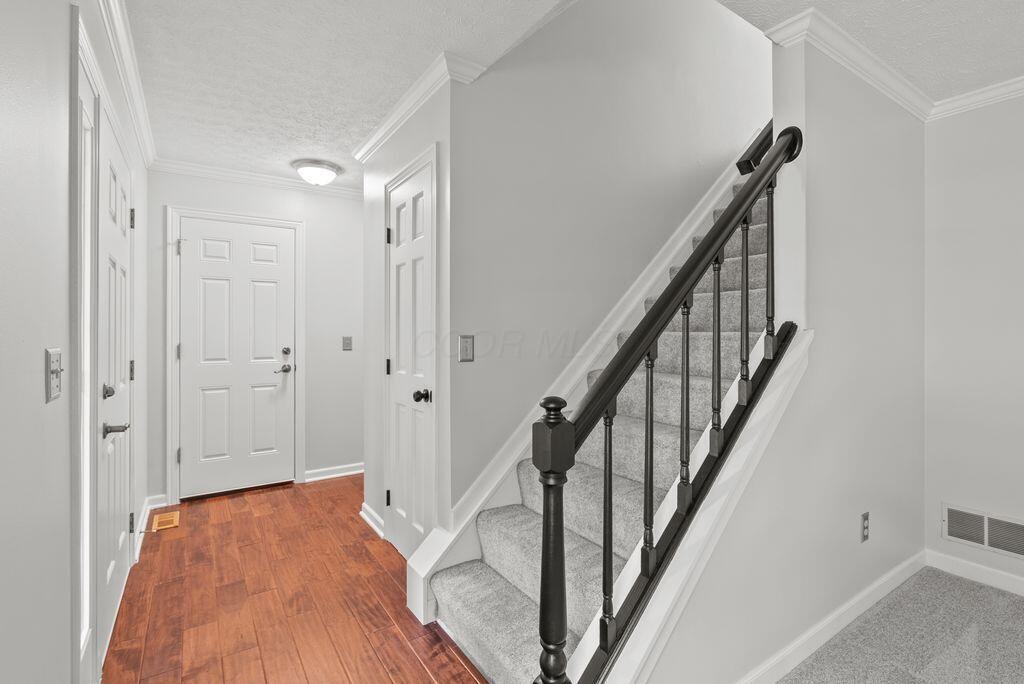 7034 Cavalry Court, Dublin, Ohio image 6
