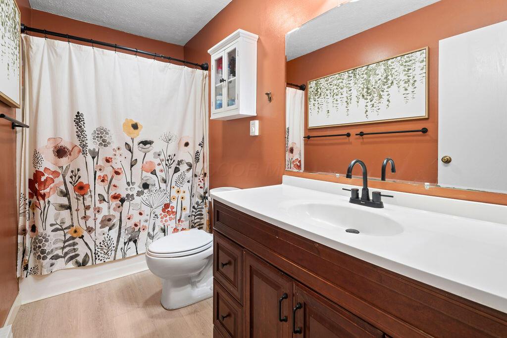 Marysville, Ohio 43040, United States, 3 Bedrooms Bedrooms, ,2 BathroomsBathrooms,Residential,Contingent,215937