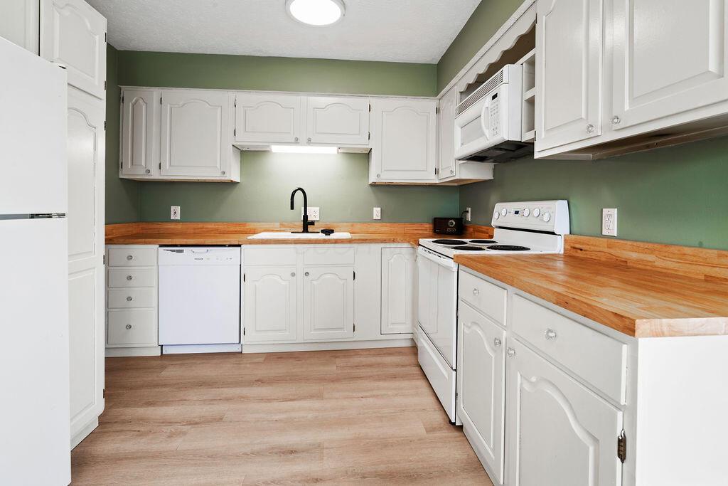 Marysville, Ohio 43040, United States, 3 Bedrooms Bedrooms, ,2 BathroomsBathrooms,Residential,Contingent,215937