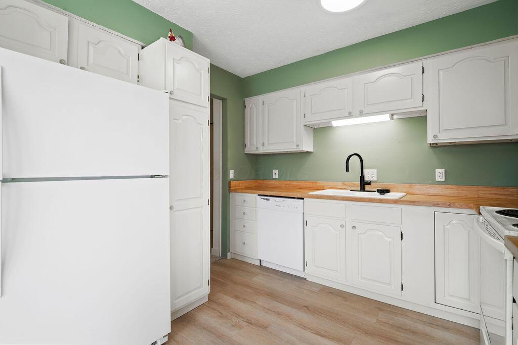 Marysville, Ohio 43040, United States, 3 Bedrooms Bedrooms, ,2 BathroomsBathrooms,Residential,Contingent,215937