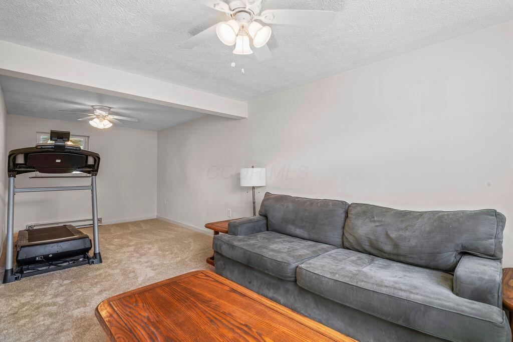 Marysville, Ohio 43040, United States, 3 Bedrooms Bedrooms, ,2 BathroomsBathrooms,Residential,Contingent,215937