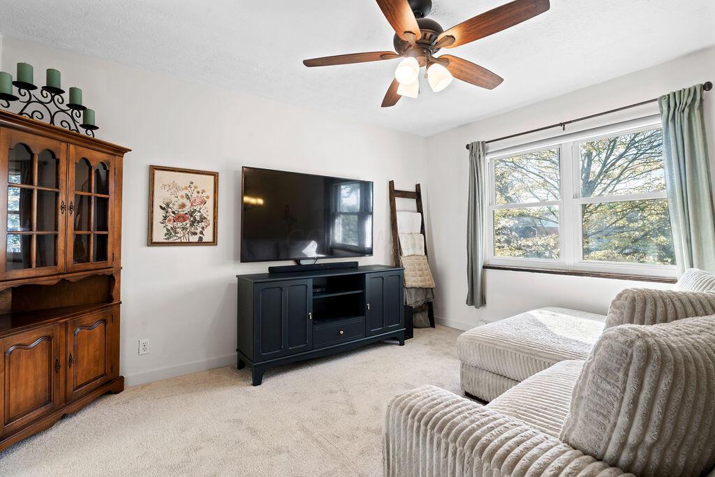 Marysville, Ohio 43040, United States, 3 Bedrooms Bedrooms, ,2 BathroomsBathrooms,Residential,Contingent,215937