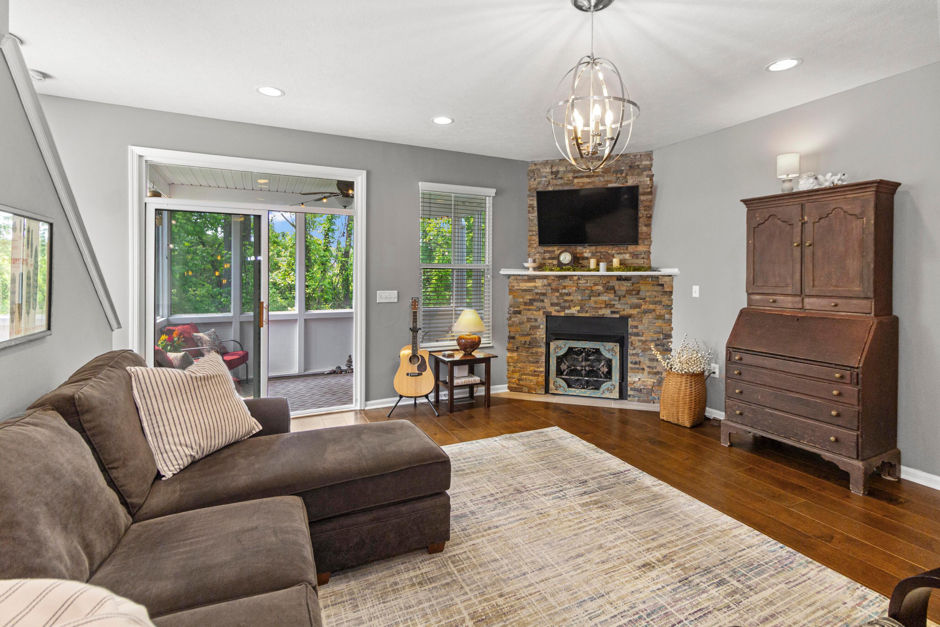 377 Westgreen Lane, Westerville, Ohio image 3