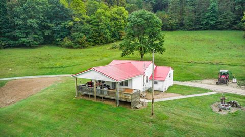 Photo of 16604 Texas Road SE, Heath, OH 43056 (MLS # 225036832)