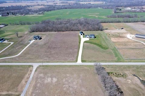 Photo of 8777 Hayden Run Road, Hilliard, OH 43026 (MLS # 225037981)
