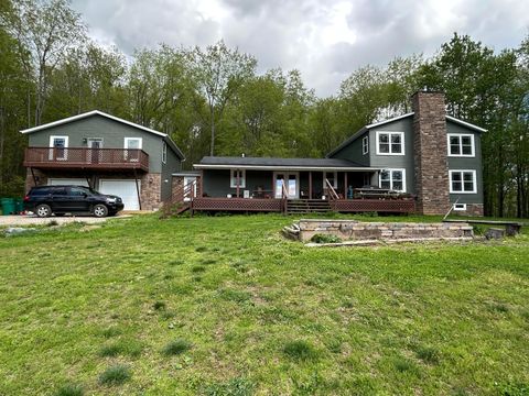 Photo of 13950 W Carlisle Road, Frazeysburg, OH 43822 (MLS # 226014961)