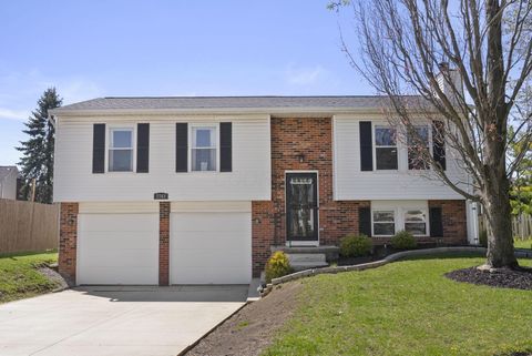 Photo of 2763 Ciniminson Court, Hilliard, OH 43026 (MLS # 226011013)