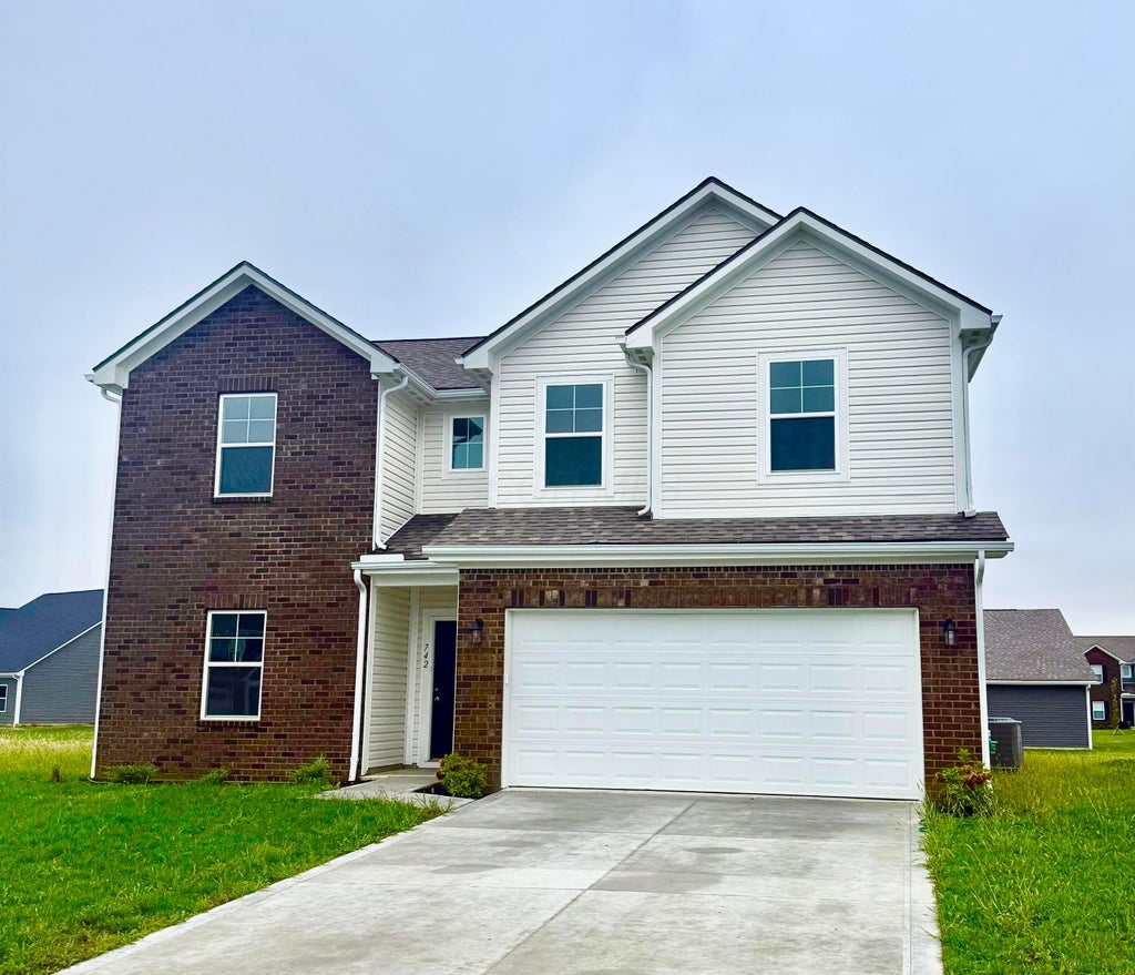 Photo of 742 Bishop Place, Washington Court House, OH 43160 (MLS # 226036003)