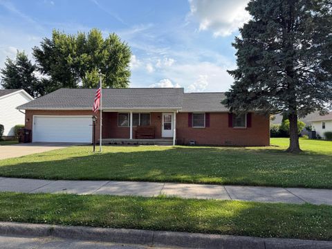 Photo of 401 Kimberly Drive, Washington Court House, OH 43160 (MLS # 226025344)