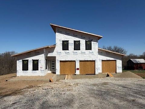 Photo of 1540 N High Street, Lancaster, OH 43130 (MLS # 226011127)