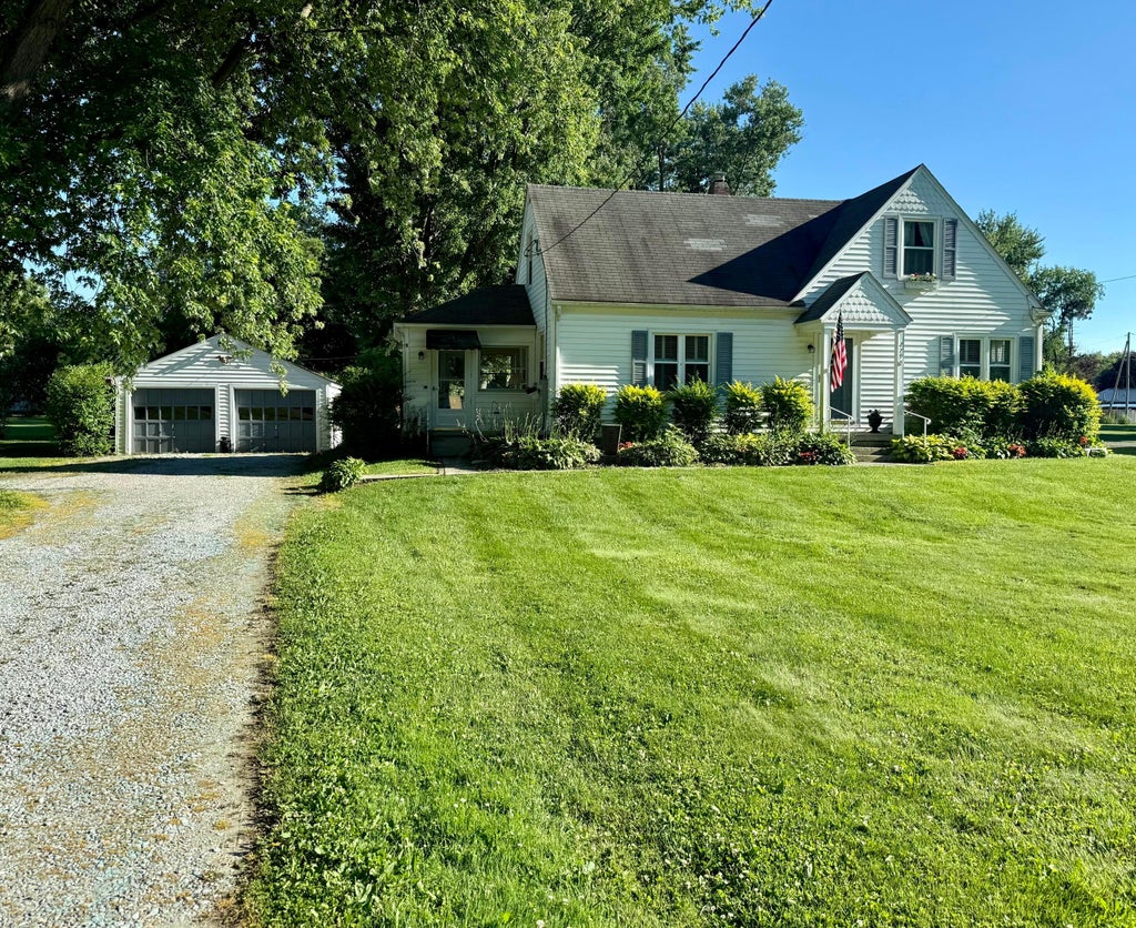 Photo of 279 Myrtle Avenue, Newark, OH 43055 (MLS # 226023145)