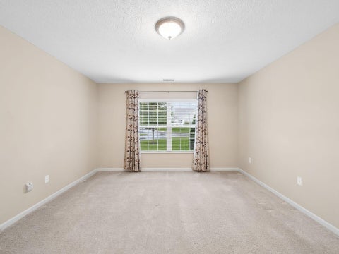 Tiny photo for 1717 Chestnut Farms Loop, Grove City, OH 43123 (MLS # 226039582)