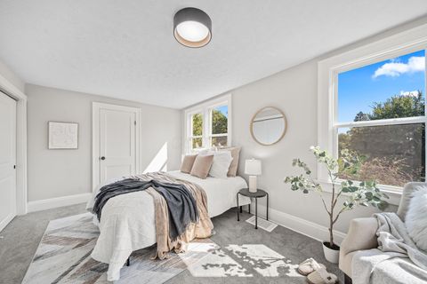 Tiny photo for 374 Acton Road, Columbus, OH 43214 (MLS # 226004400)