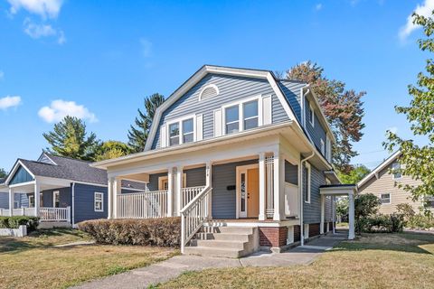 Tiny photo for 374 Acton Road, Columbus, OH 43214 (MLS # 226004400)