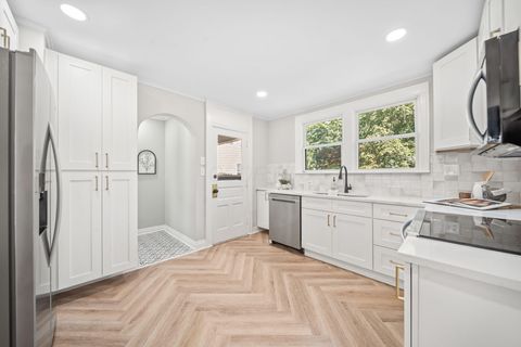 Tiny photo for 374 Acton Road, Columbus, OH 43214 (MLS # 226004400)