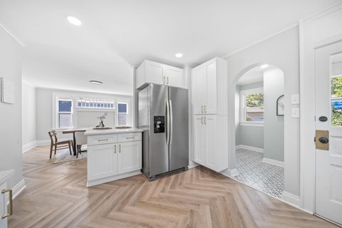 Tiny photo for 374 Acton Road, Columbus, OH 43214 (MLS # 226004400)