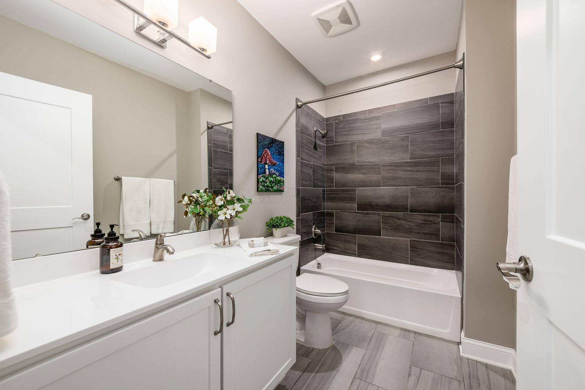 5339 Highpointe Lakes Drive #402, Westerville, Ohio image 31