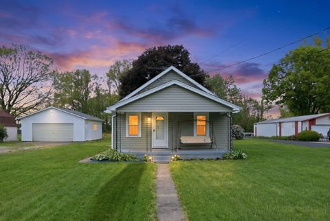 Photo of 627 Barr Drive, Lancaster, OH 43130 (MLS # 226015312)