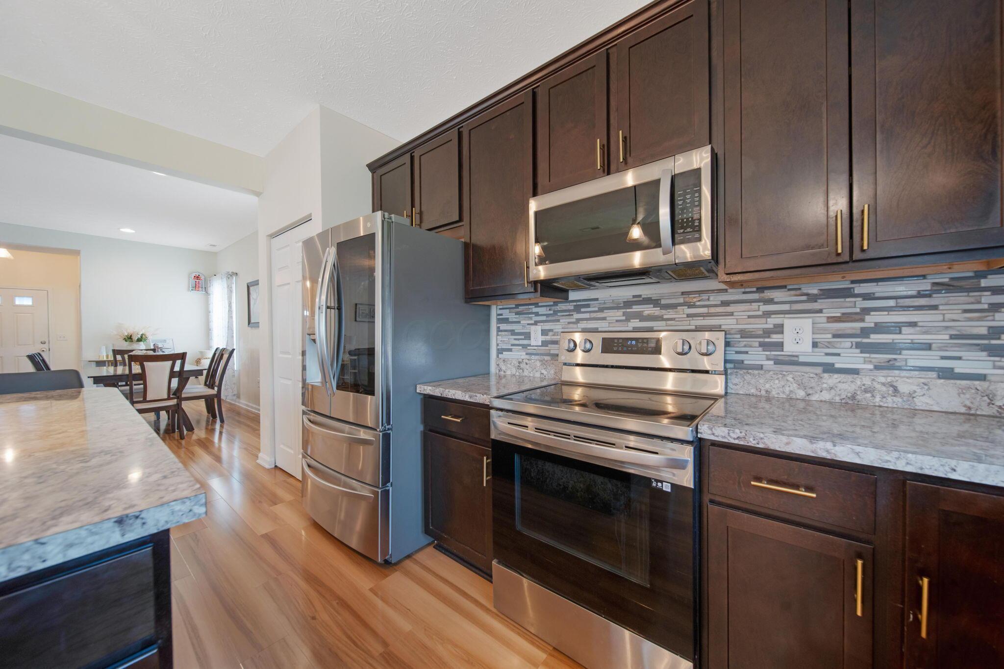 1549 Lewes Castle Drive, Grove City, Ohio image 11