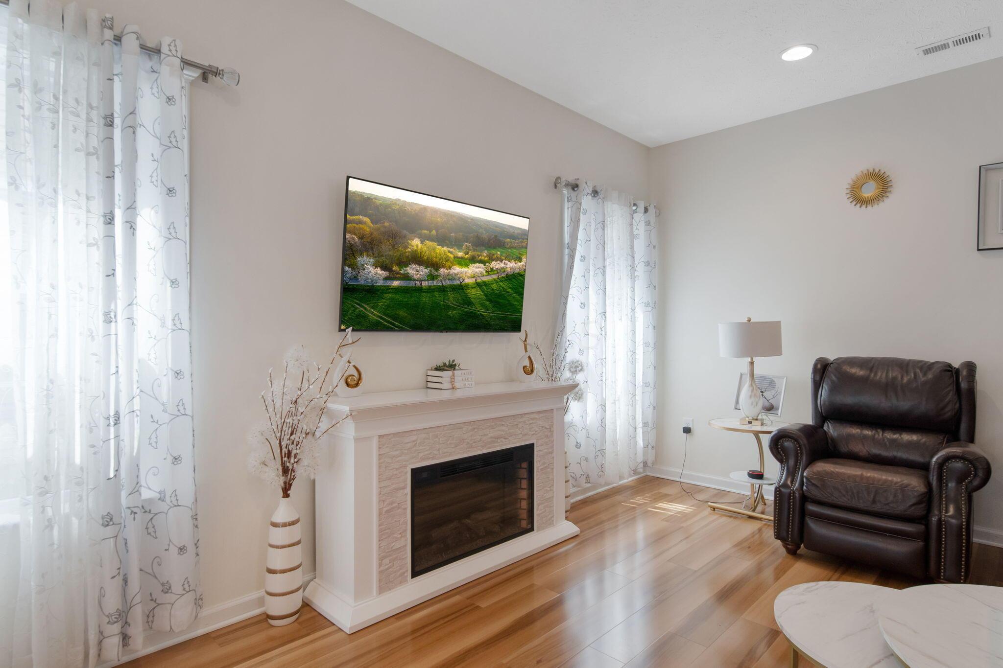 1549 Lewes Castle Drive, Grove City, Ohio image 24