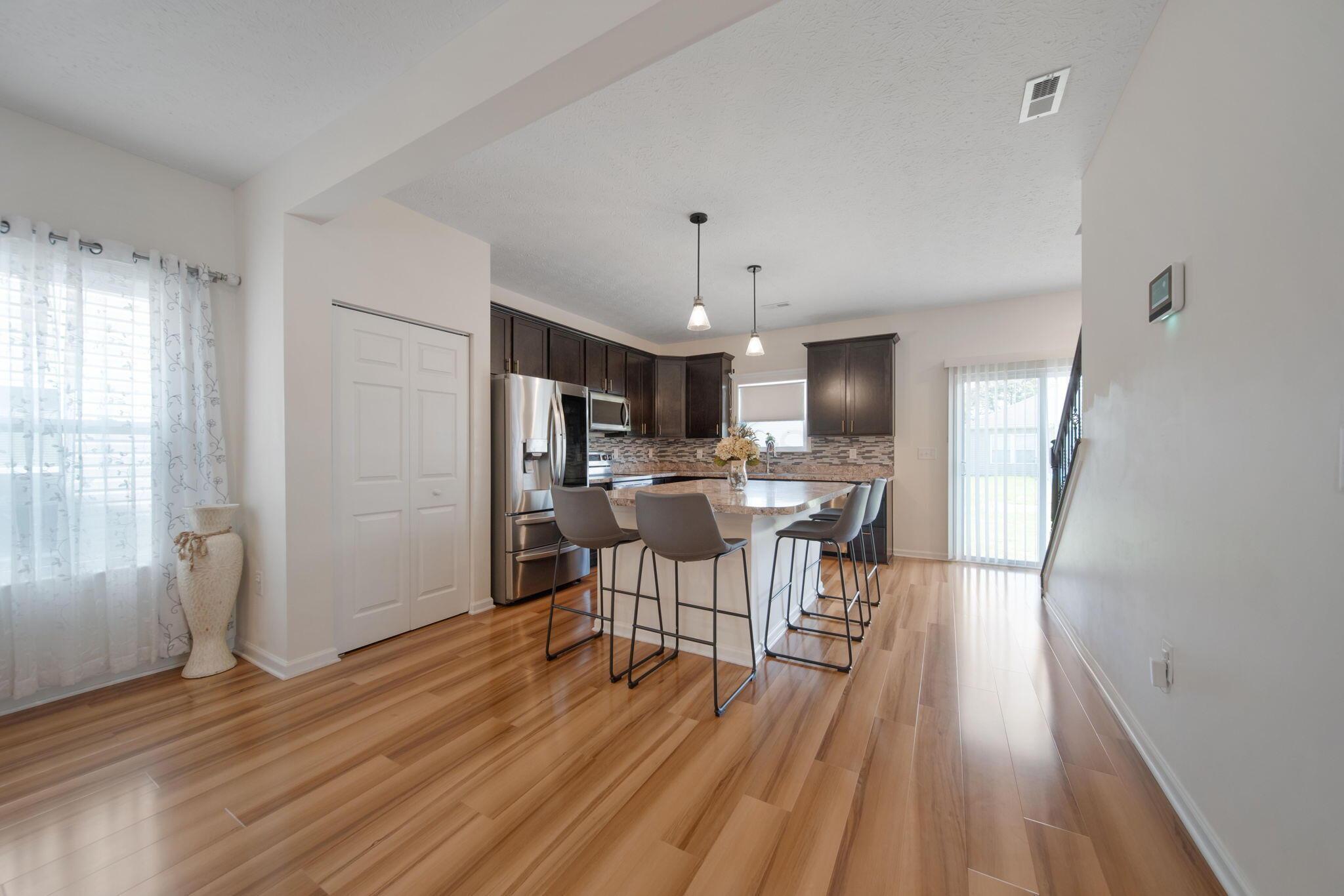 1549 Lewes Castle Drive, Grove City, Ohio image 16