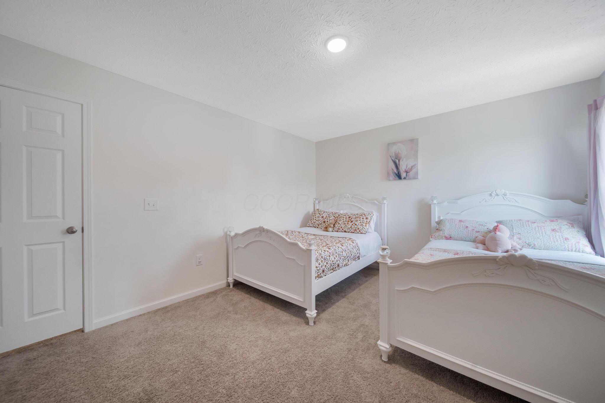 1549 Lewes Castle Drive, Grove City, Ohio image 44