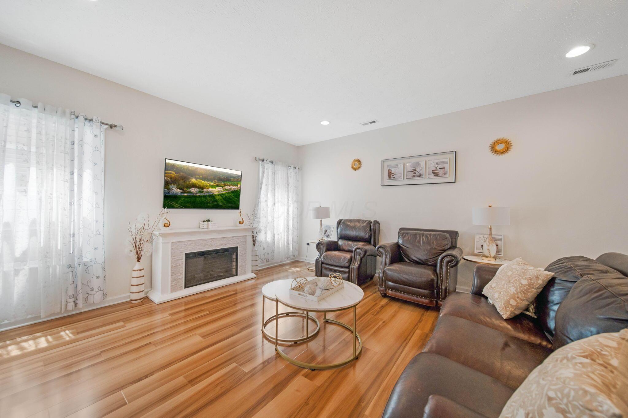 1549 Lewes Castle Drive, Grove City, Ohio image 21
