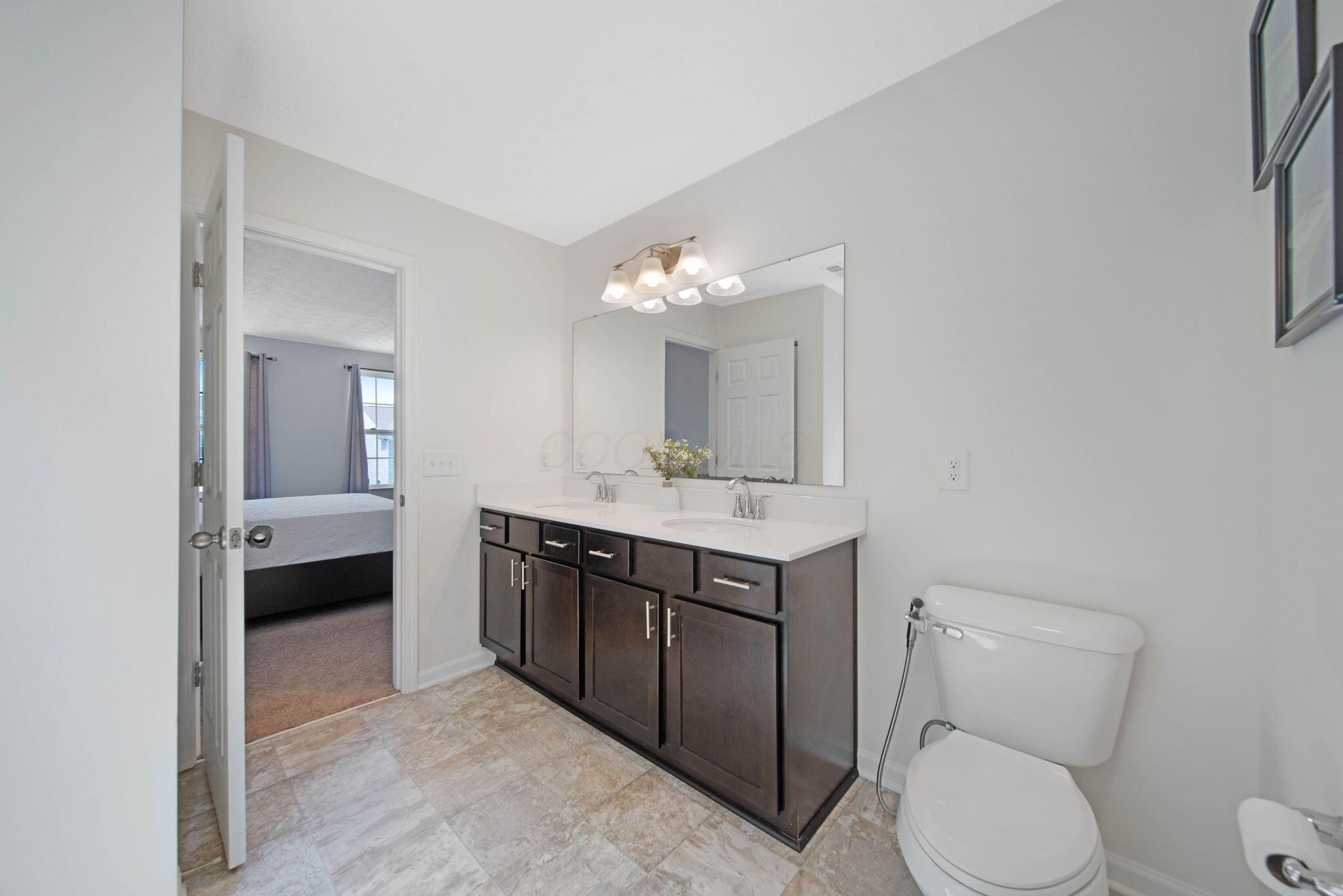 1549 Lewes Castle Drive, Grove City, Ohio image 38