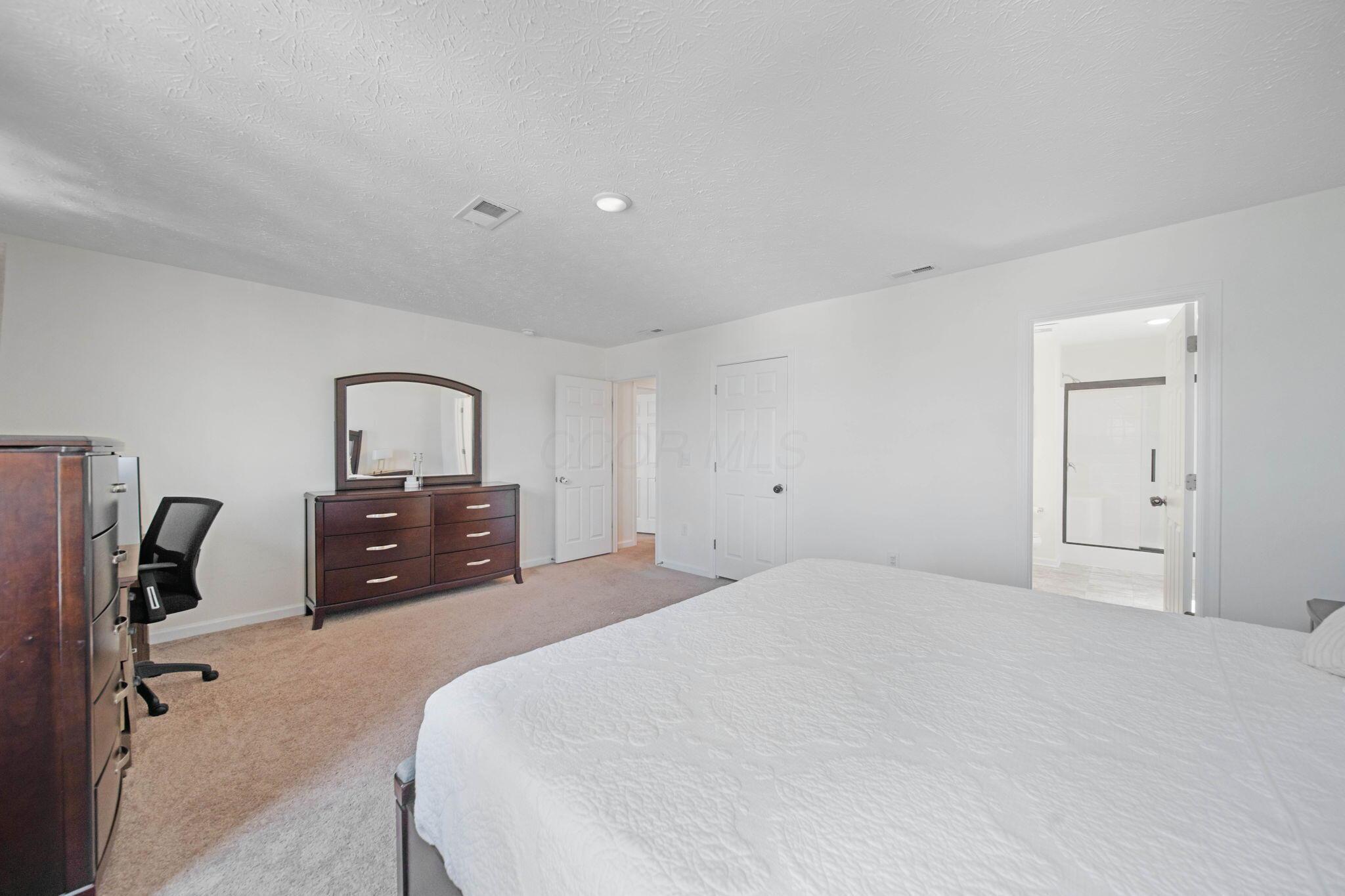 1549 Lewes Castle Drive, Grove City, Ohio image 35