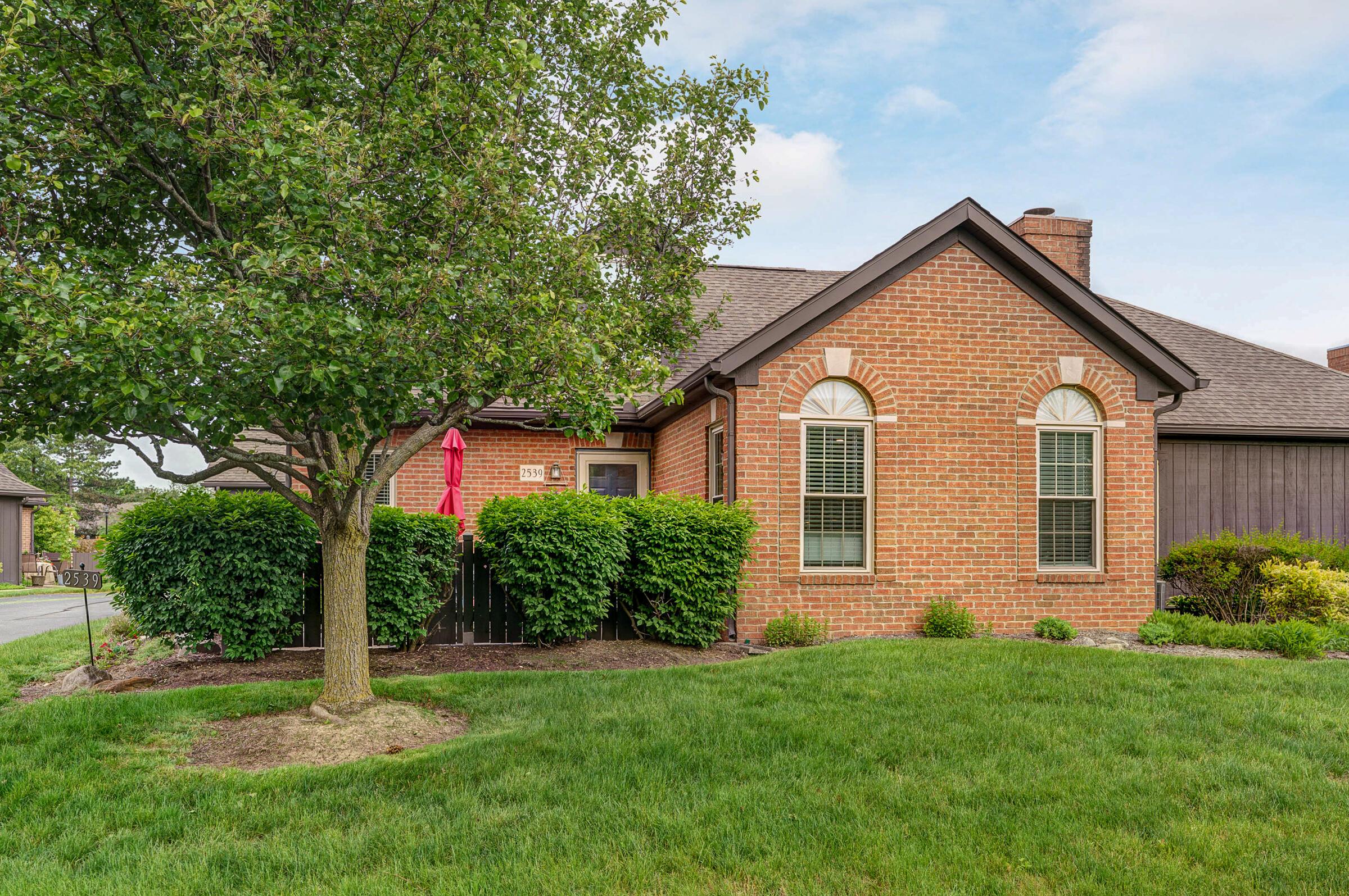 2539 Trotterslane Drive, Columbus, Ohio image 2