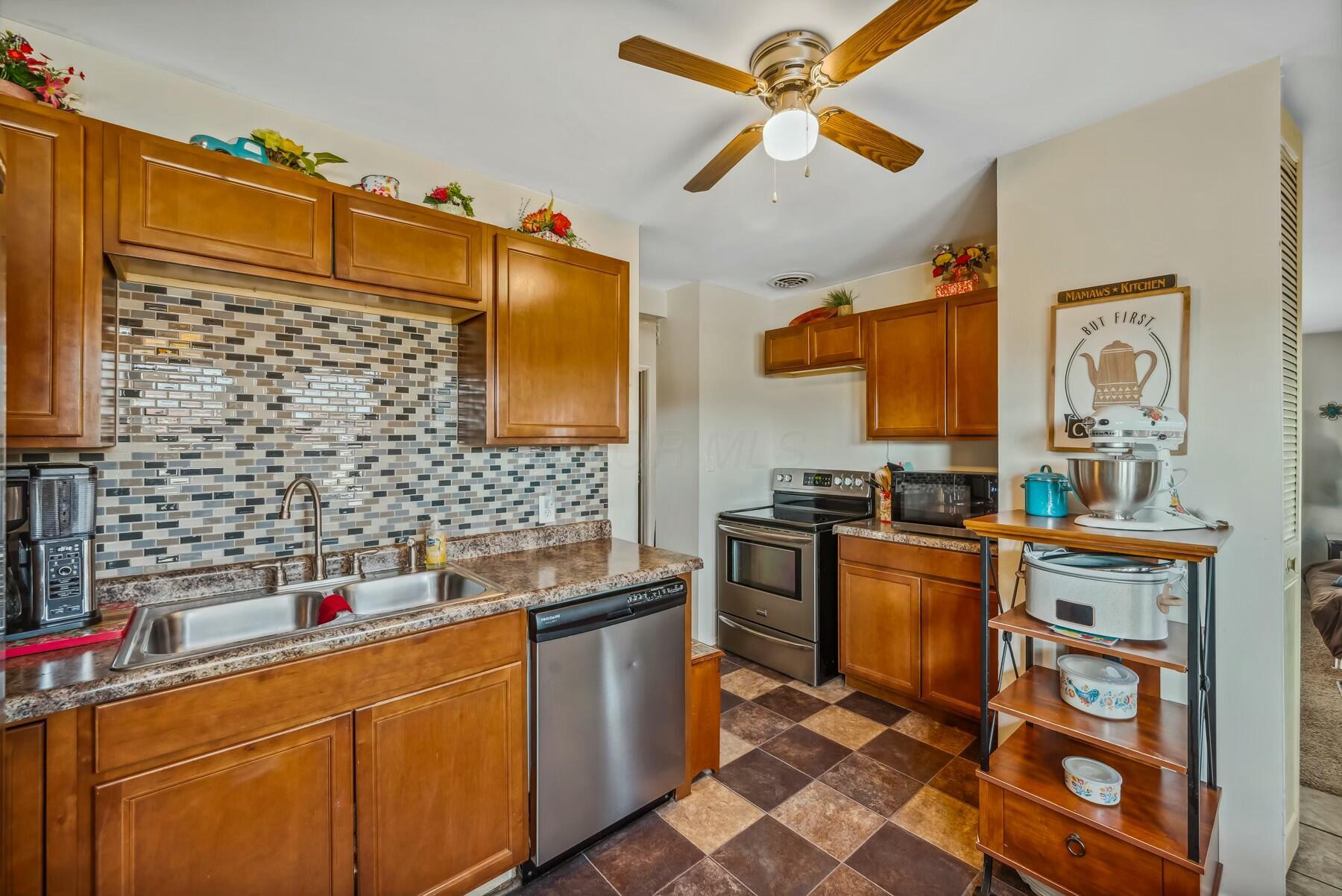 989 Robinson Street, Marion, Ohio image 19