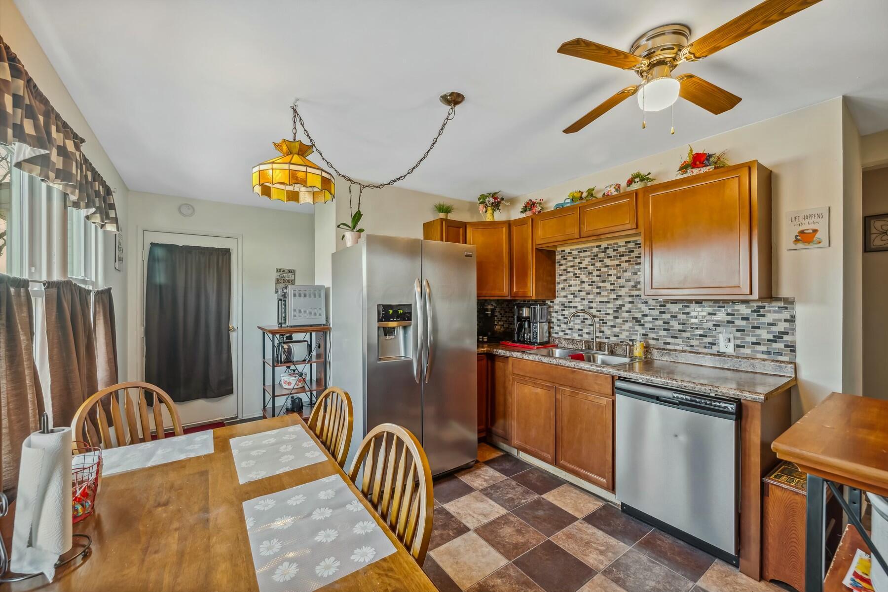 989 Robinson Street, Marion, Ohio image 18