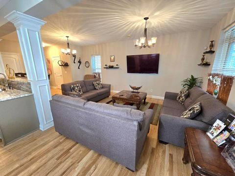 Tiny photo for 711 S 22nd Street, Columbus, OH 43205 (MLS # 226000832)