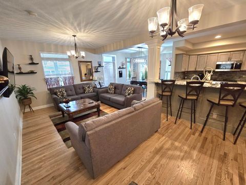 Tiny photo for 711 S 22nd Street, Columbus, OH 43205 (MLS # 226000832)