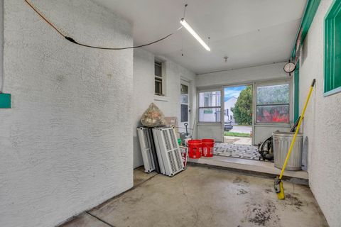 Tiny photo for 527 N Hague Avenue, Columbus, OH 43204 (MLS # 225044442)