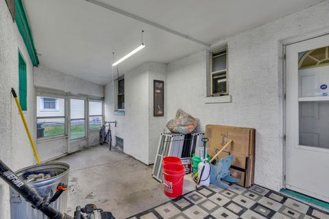 Tiny photo for 527 N Hague Avenue, Columbus, OH 43204 (MLS # 225044442)