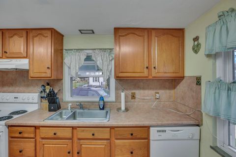 Tiny photo for 527 N Hague Avenue, Columbus, OH 43204 (MLS # 225044442)