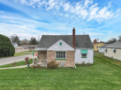 Tiny photo for 527 N Hague Avenue, Columbus, OH 43204 (MLS # 225044442)