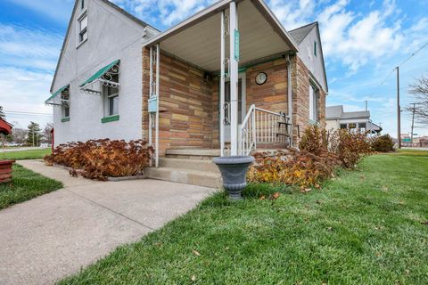 Photo of 527 N Hague Avenue, Columbus, OH 43204 (MLS # 225044442)