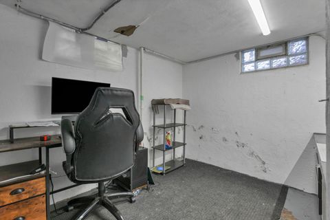 Tiny photo for 527 N Hague Avenue, Columbus, OH 43204 (MLS # 225044442)