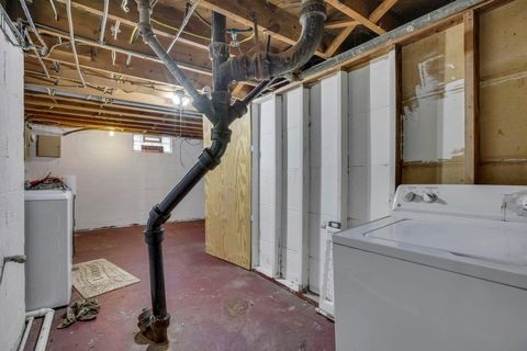 Tiny photo for 527 N Hague Avenue, Columbus, OH 43204 (MLS # 225044442)