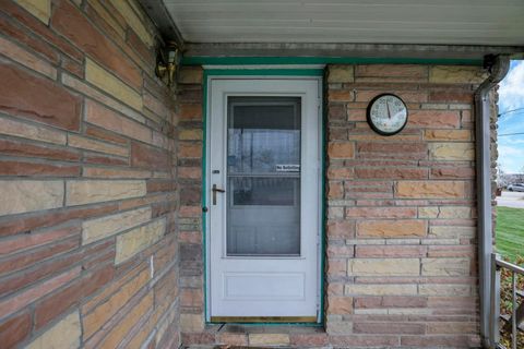 Tiny photo for 527 N Hague Avenue, Columbus, OH 43204 (MLS # 225044442)