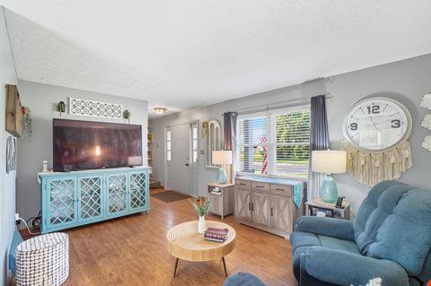 Tiny photo for 1520 Fall Brook Road, Columbus, OH 43223 (MLS # 225038995)