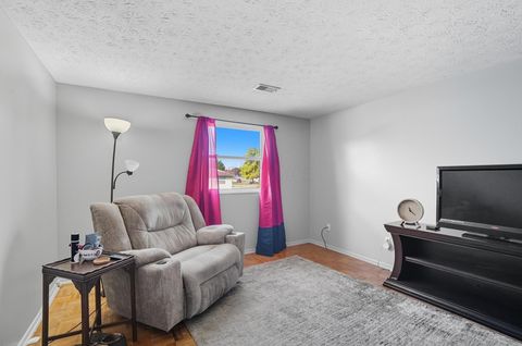 Tiny photo for 1520 Fall Brook Road, Columbus, OH 43223 (MLS # 225038995)